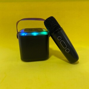 Parlante Om Con Microfono